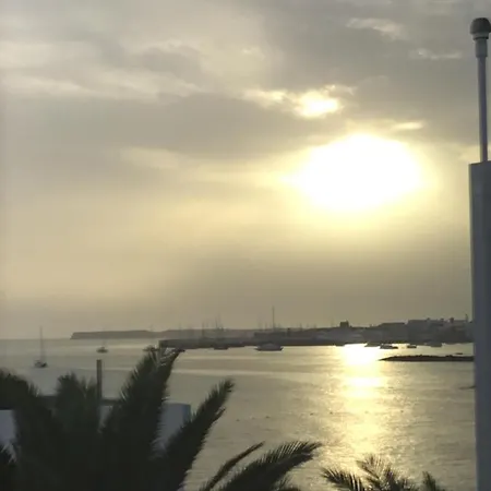 Sounds Of The Sea Апартаменты *